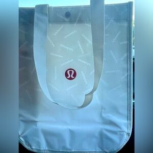 Lululemon bag straight from store new never used